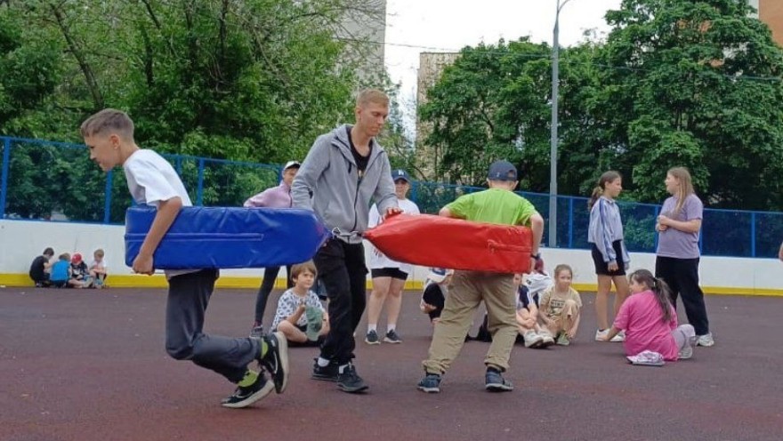 В Атлант Зюзино состоялась спортивная программа в рамках районных соревнований "Путь к здоровью"