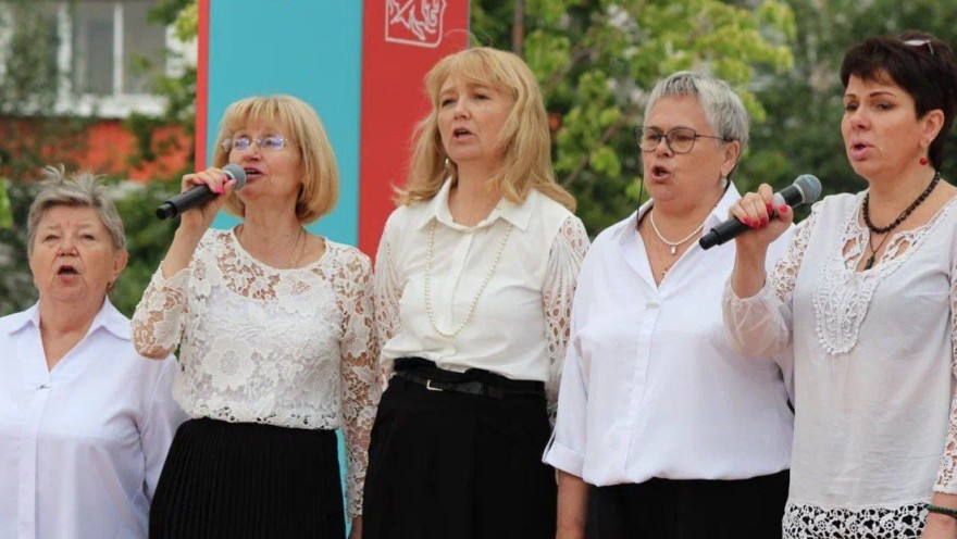 В Черемушках прошла праздничная программа "Многоликая моя Россия"